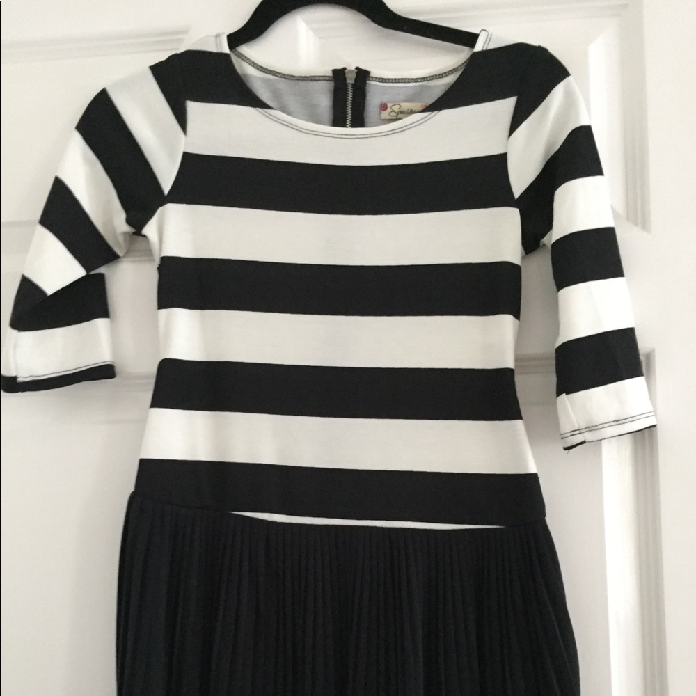 NWOT Black and White Speechless long sleeve dress